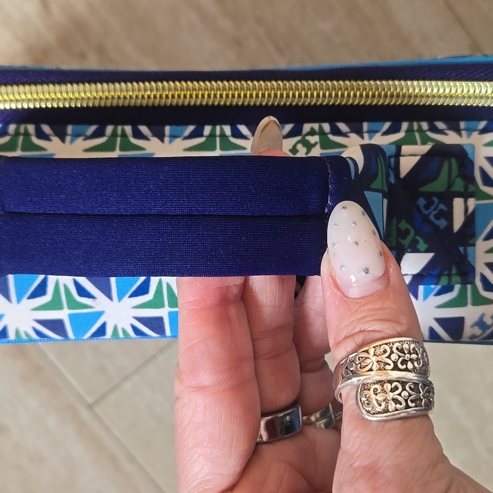 Tory Burch Stylish & Versatile Insulated Zipper Lunch Box/Cosmetic Case - Picture 2 of 11